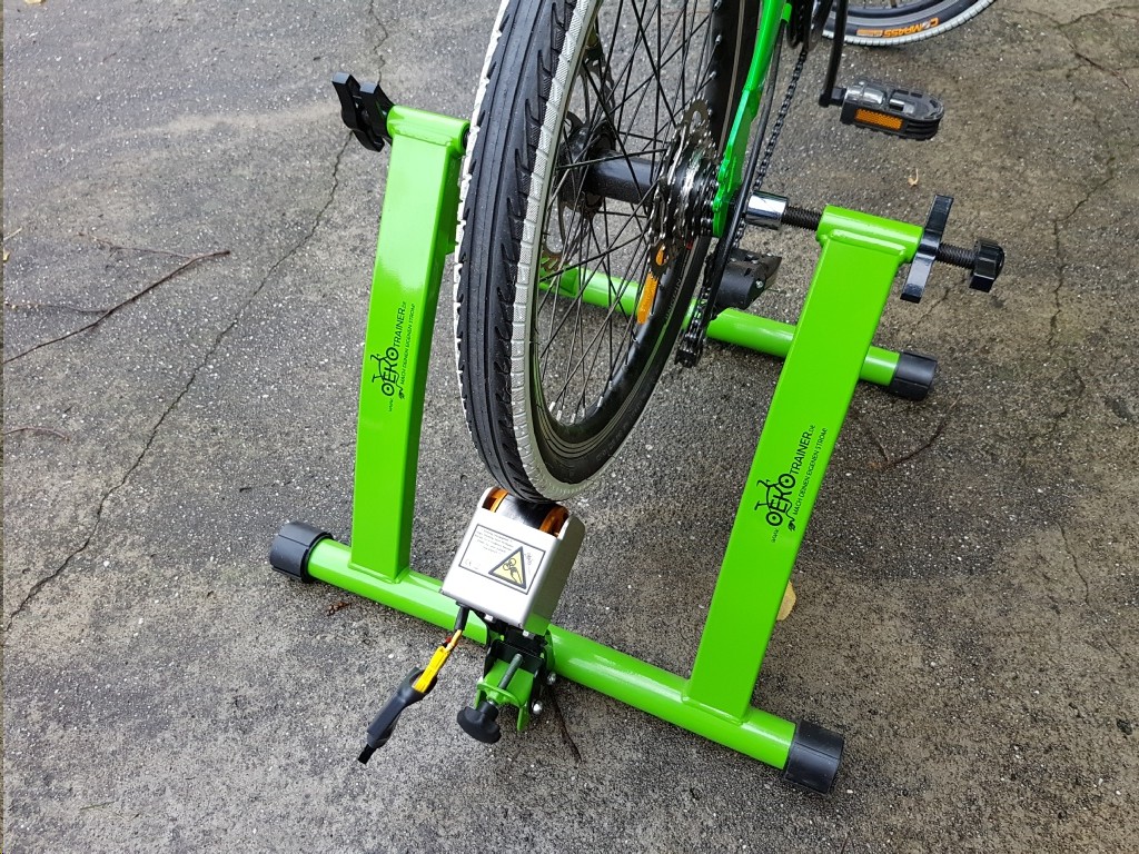 Ökotrainer für die Stromerzeugung mit normalen Fahrrädern für die Erweiterung der Fahrradkinoausstattung.